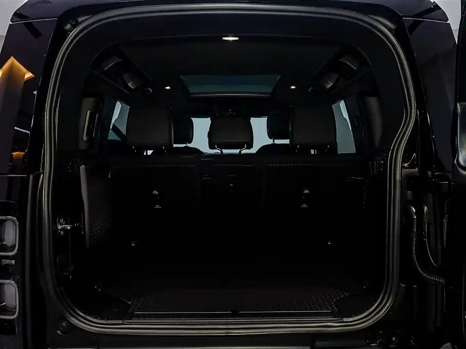 Land Rover Defender 2024 110 3.0T P400 X фото 6