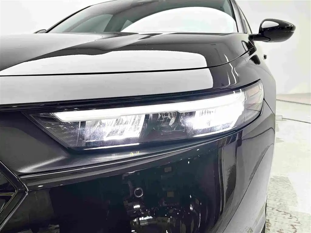 Photo 5 - Honda Accord