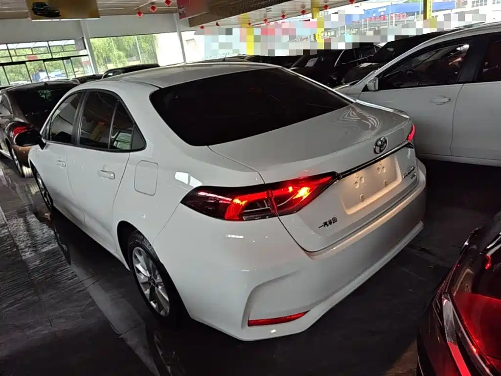Toyota Corolla 2021 1.2T S-CVT Elite PLUS Edition фото 5
