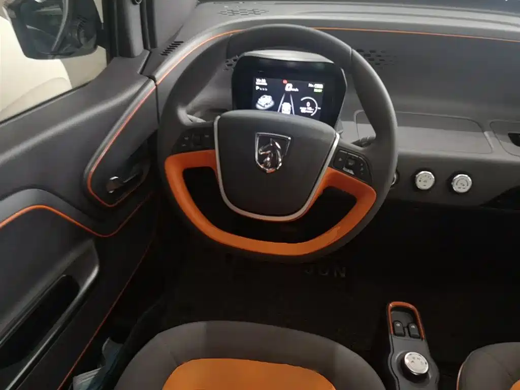 BAOJUN E100
