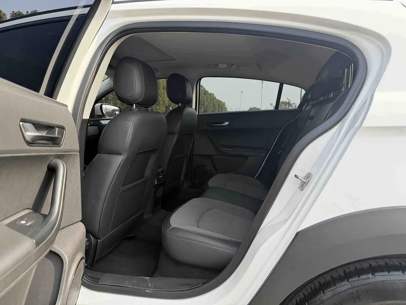 Qoros 3 2016 2016 Urban SUV 1.6T Automatic Zhiyue
