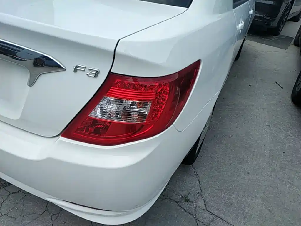 Фото 8 - BYD F3