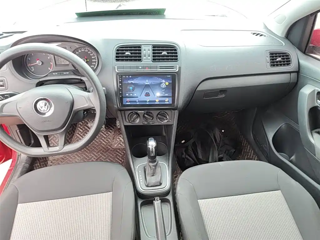 Volkswagen Polo 2016 1.4L Automatic Trend фото 13