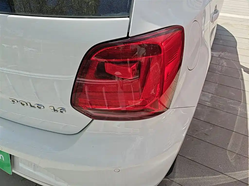 Volkswagen Polo 2014 1.6L Automatic Comfort Edition фото 8