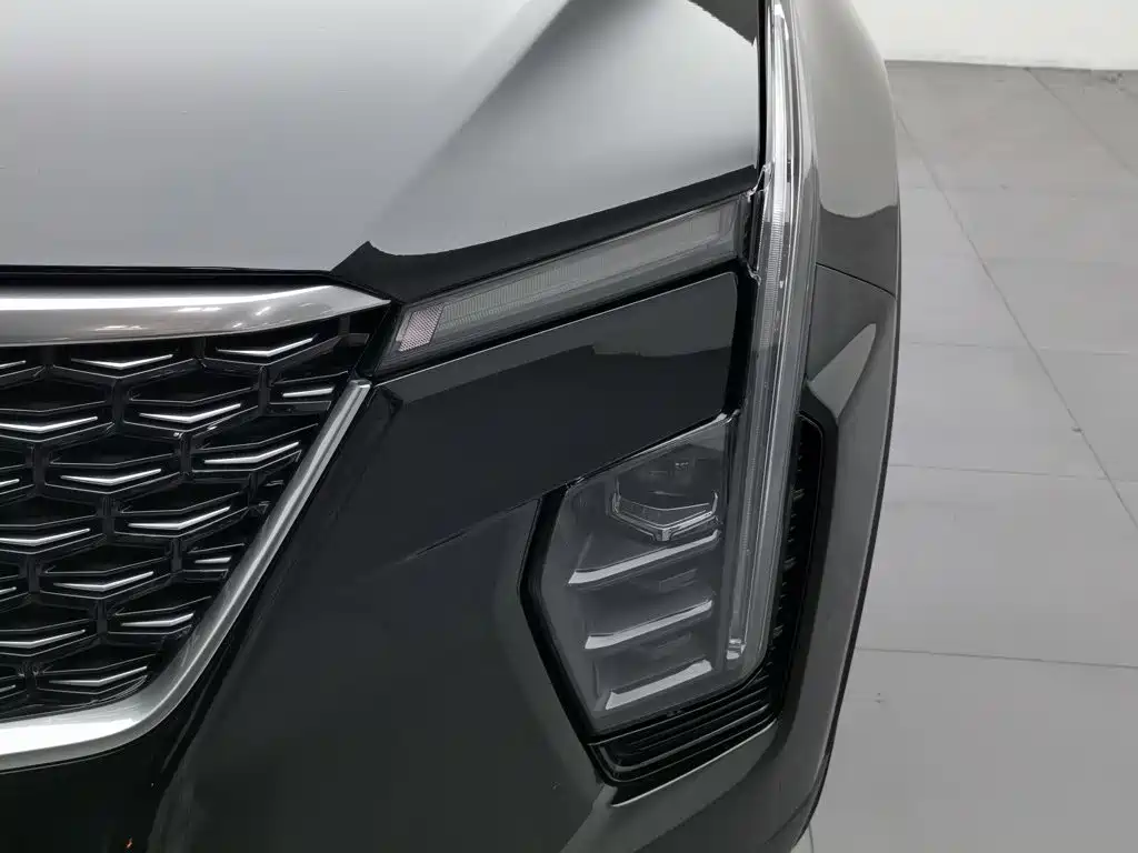 Cadillac XT4 2023 2024 28T 2WD Luxury