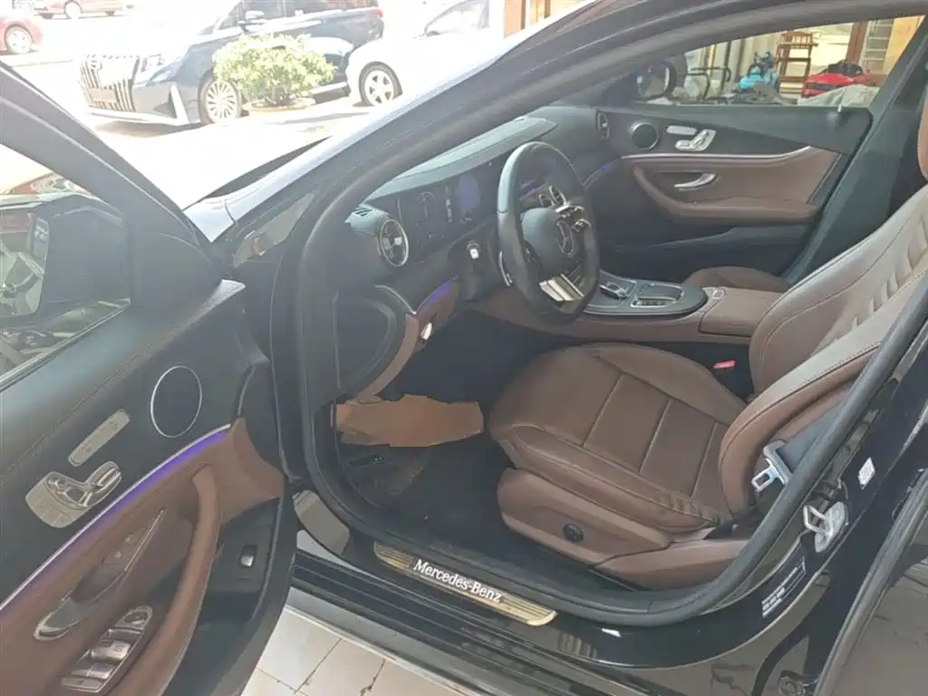 MERCEDES-BENZ E-CLASS