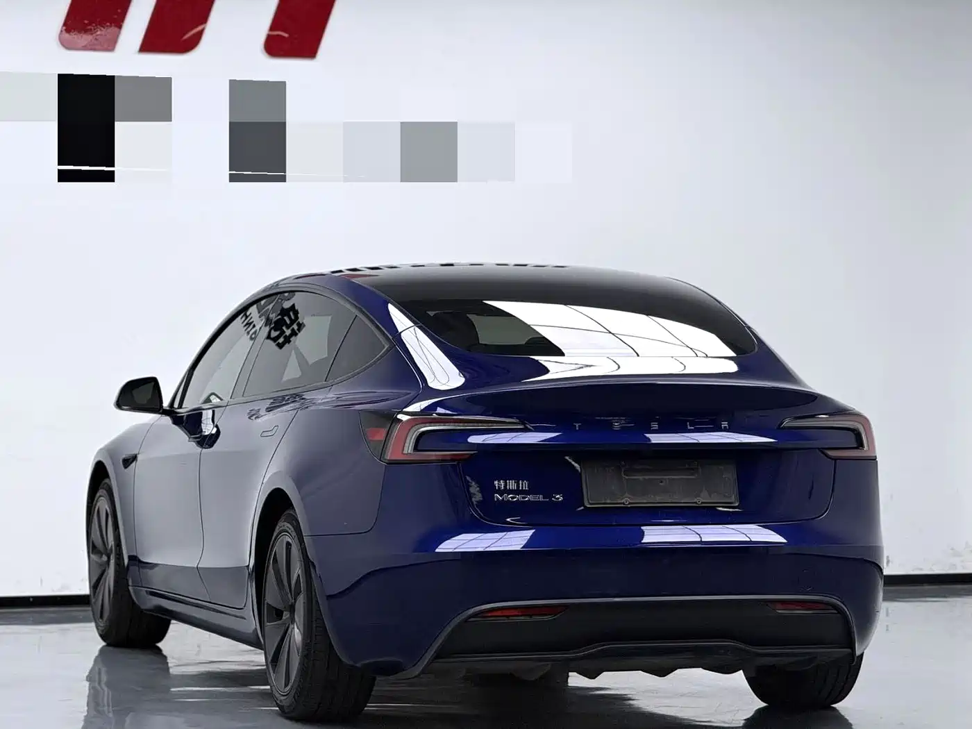 Фото 10 - Tesla Model 3
