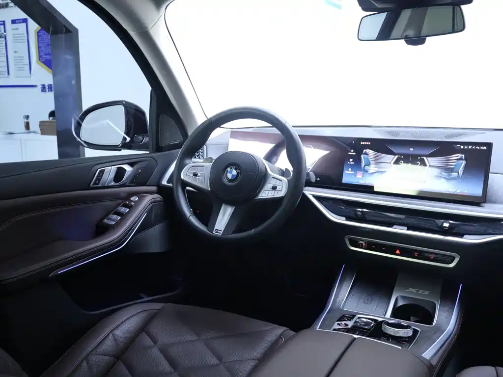 Фото 14 - BMW X5