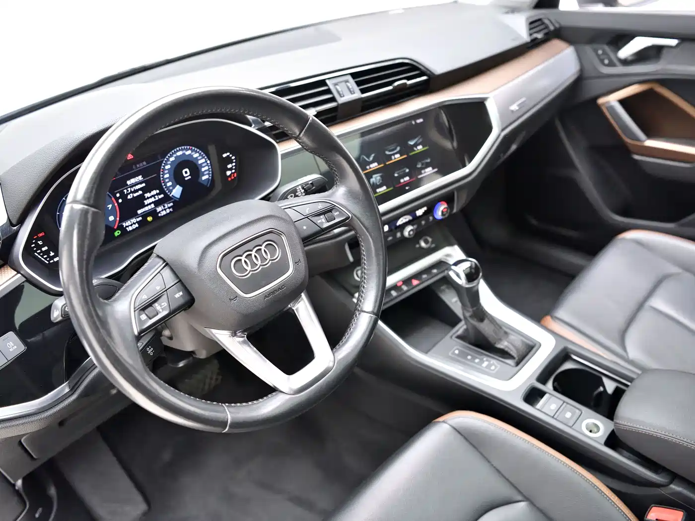 Фото 12 - Audi Q3