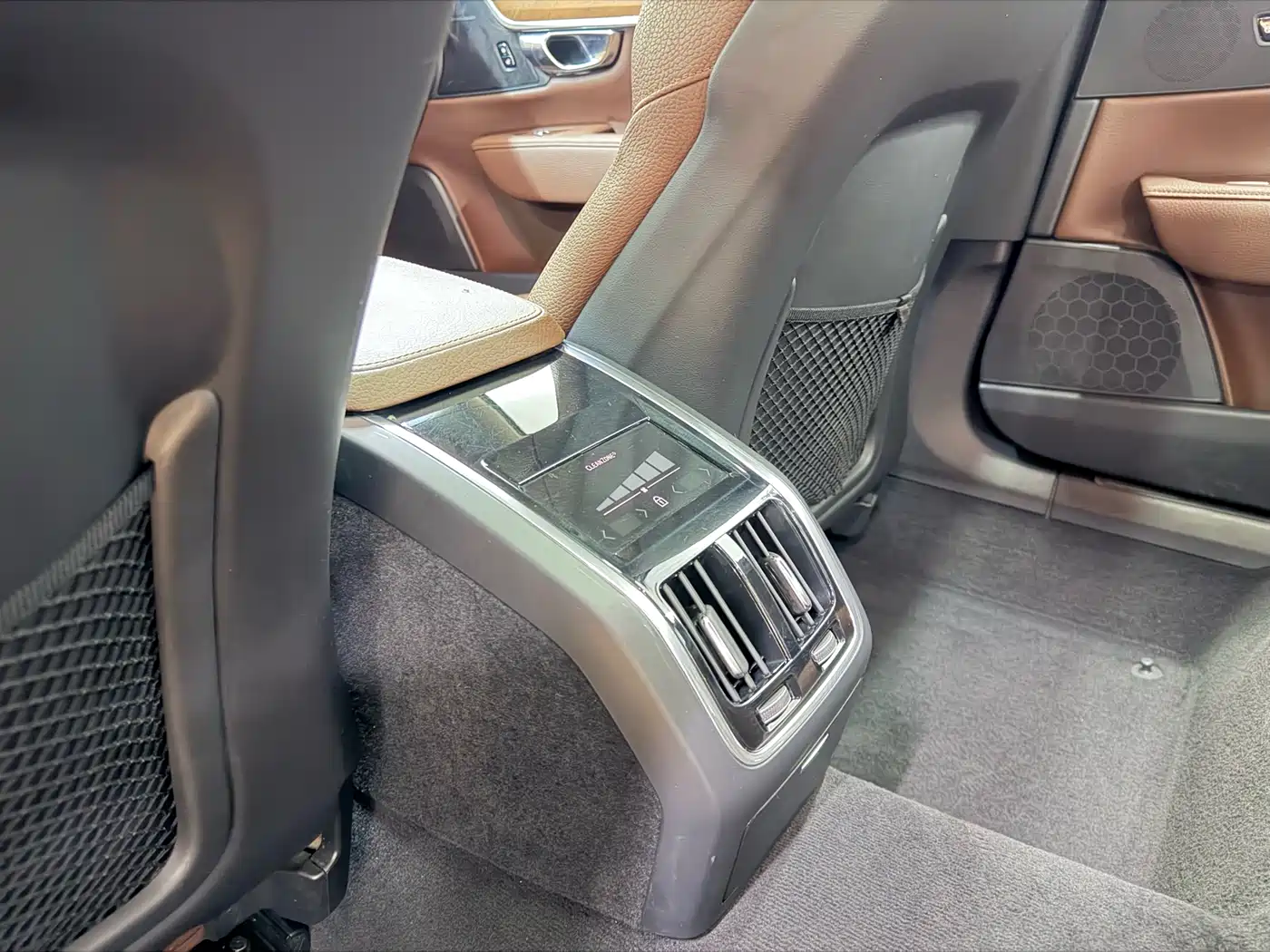 Фото 19 - Volvo S90