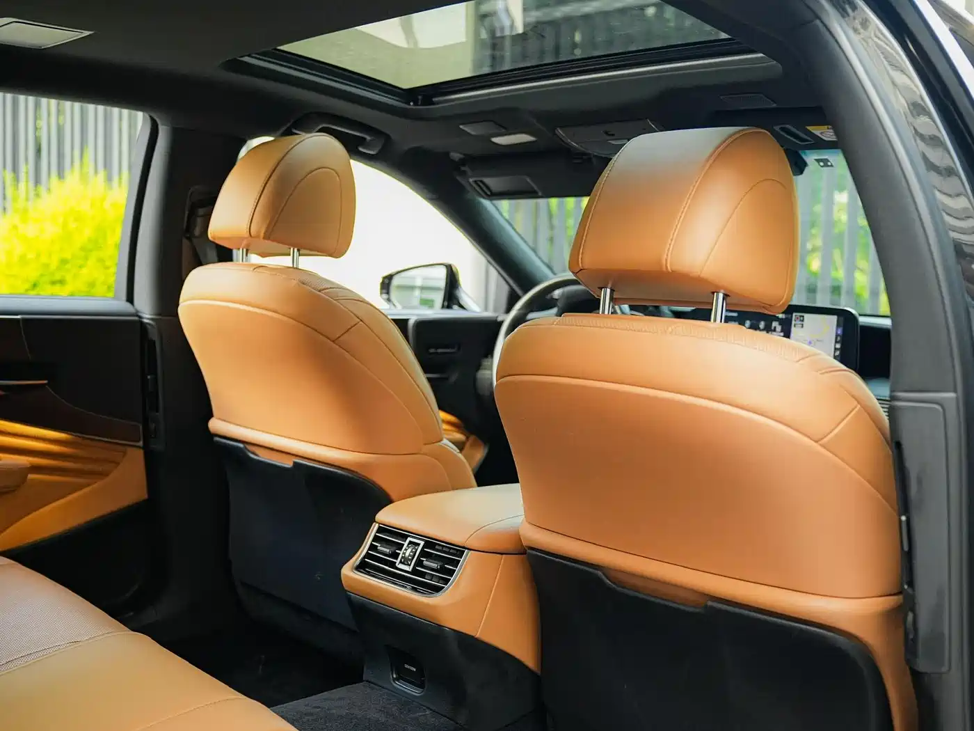 Lexus LS 2021 500h Excellence Edition фото 14