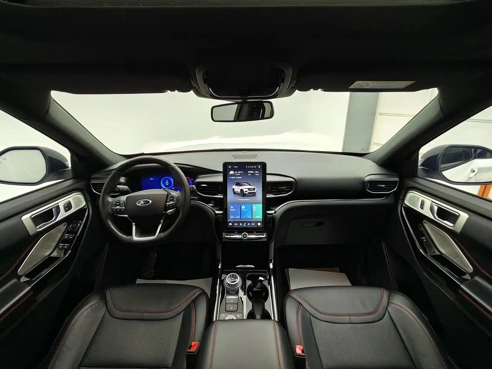 Фото 27 - Ford Explorer
