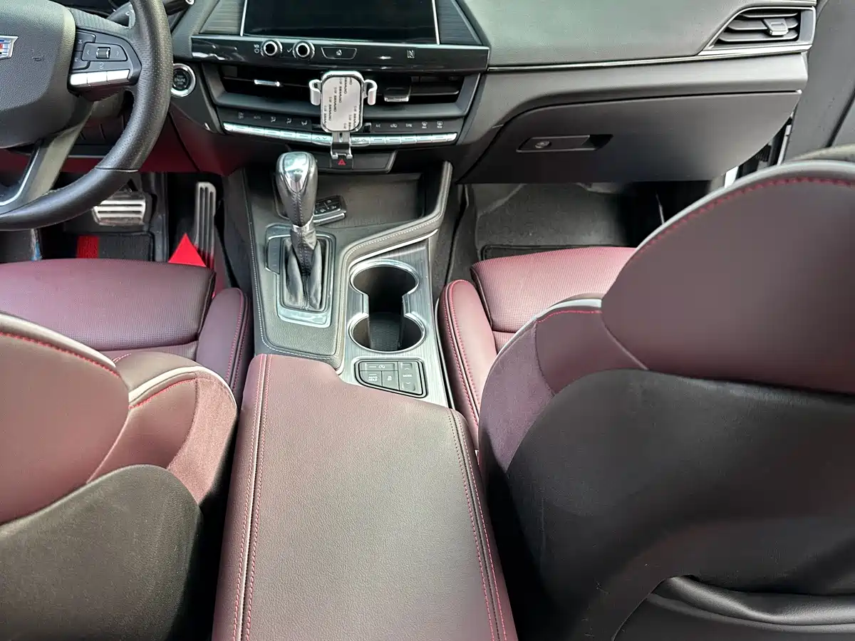 Cadillac CT4 2020 28T Elite фото 15