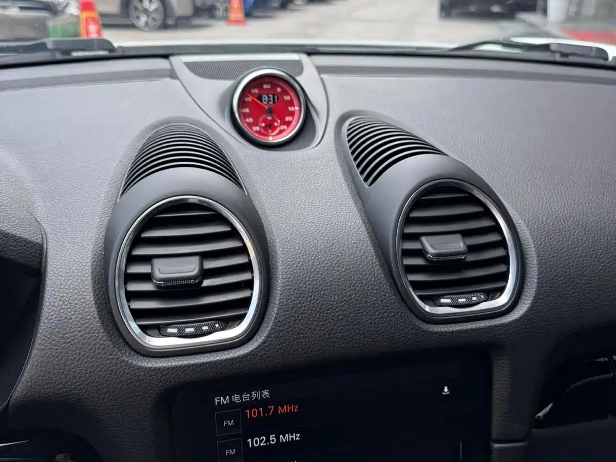 Photo 13 - Porsche 718
