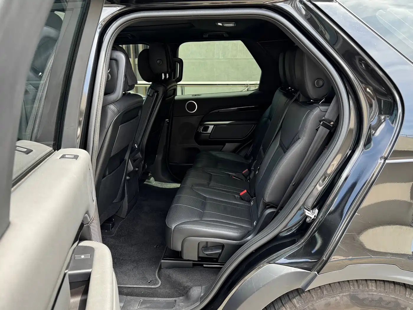 Land Rover Discovery 2017 3.0 SC V6 SE фото 6