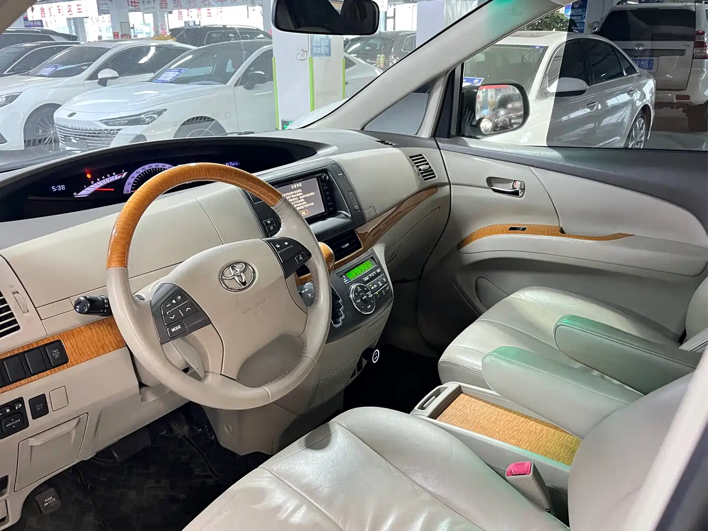 Toyota Previa 2006 Model 2.4L 7-Seater Luxury Edition фото 7