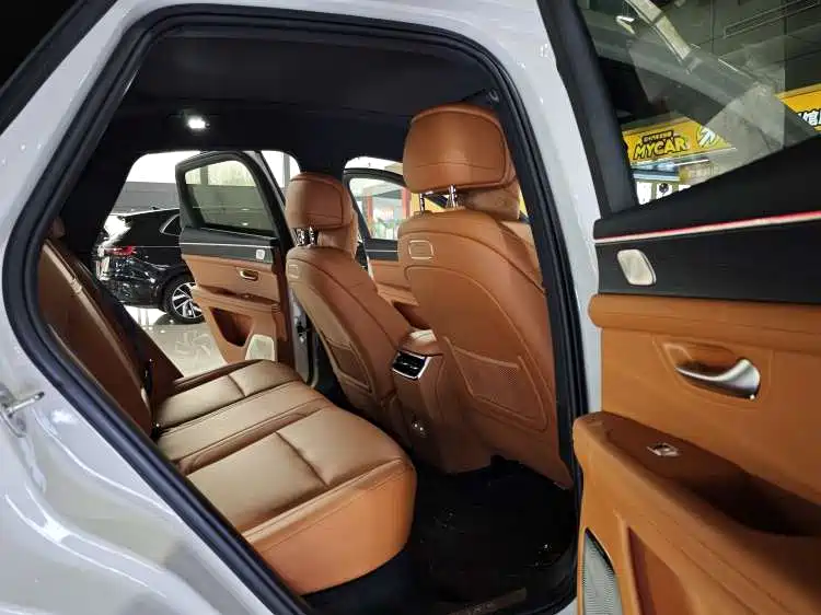 AITO Wenjie AITO M5 2025 Extended Range Ultra AWD фото 5
