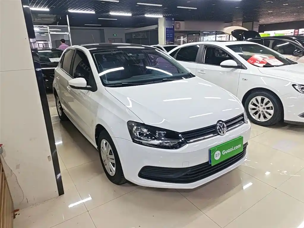 Volkswagen Polo 2016 1.4L Automatic Trend фото 4