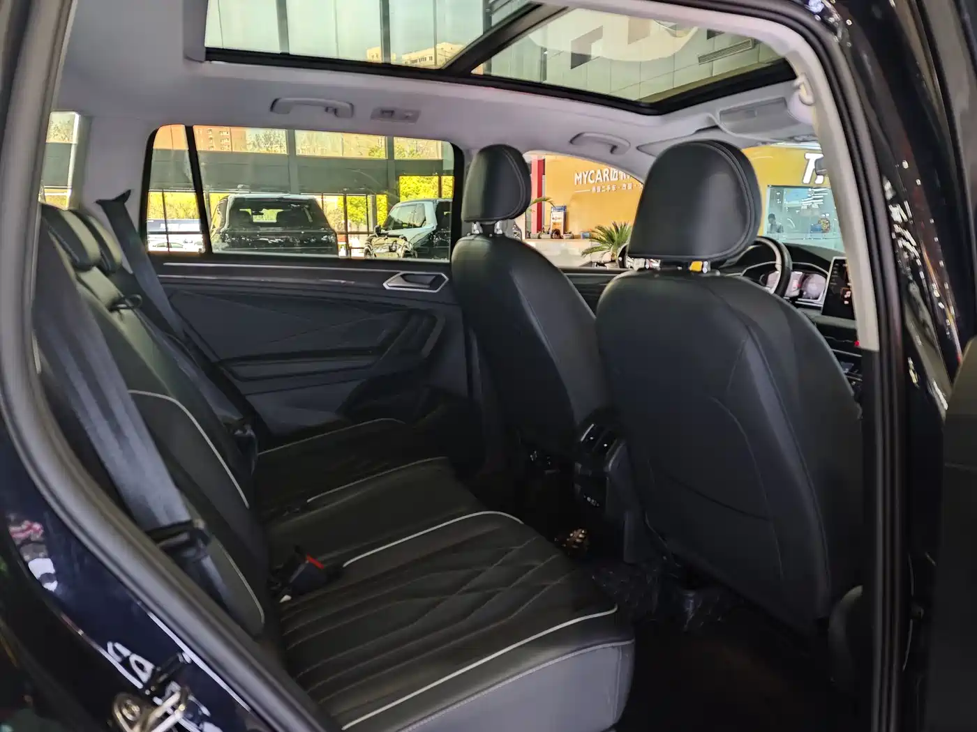 Volkswagen Tiguan L 2023 330TSI Auto 2WD R-Line Premium Edition фото 19