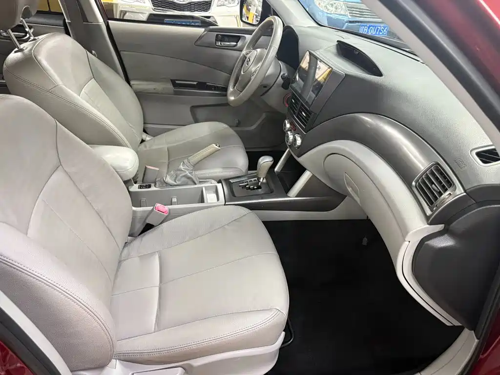 Photo 11 - Subaru Forester