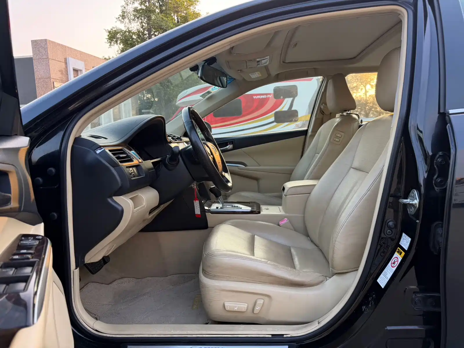 Фото 4 - Toyota Camry