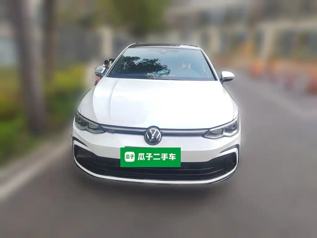 Фото 2 - Volkswagen Golf