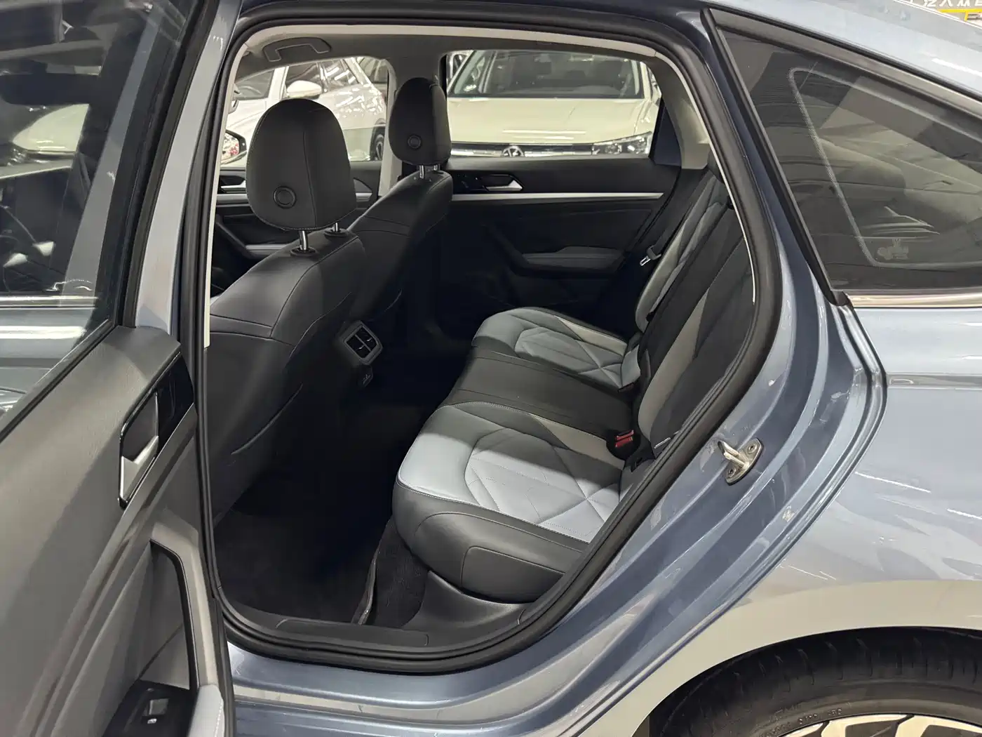 Volkswagen Lavida 2023 Model 280TSI DSG Eternal Edition фото 7