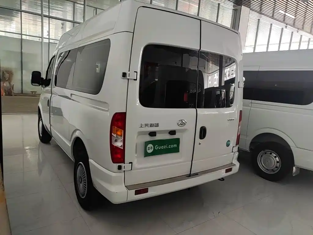 SAIC Maxus Xintu V80 2025 2025 Value Edition Aoyun 2.0T Manual Short Wheelbase Medium Roof 127Ps 5/6-seater