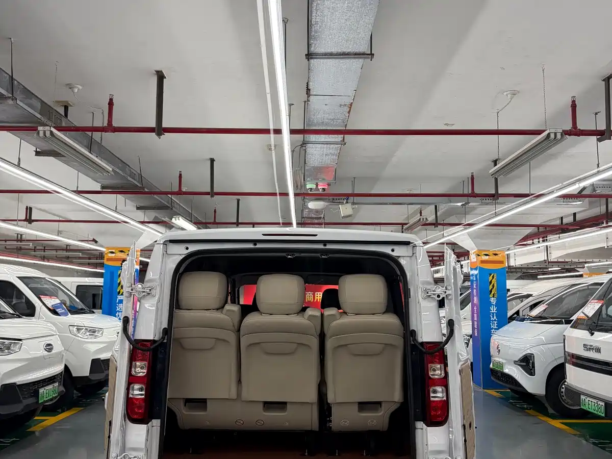 Wuling Motors Wuling Yangguang 2026 2026 Model 440km Passenger Van Comfort Version (9-Seater)