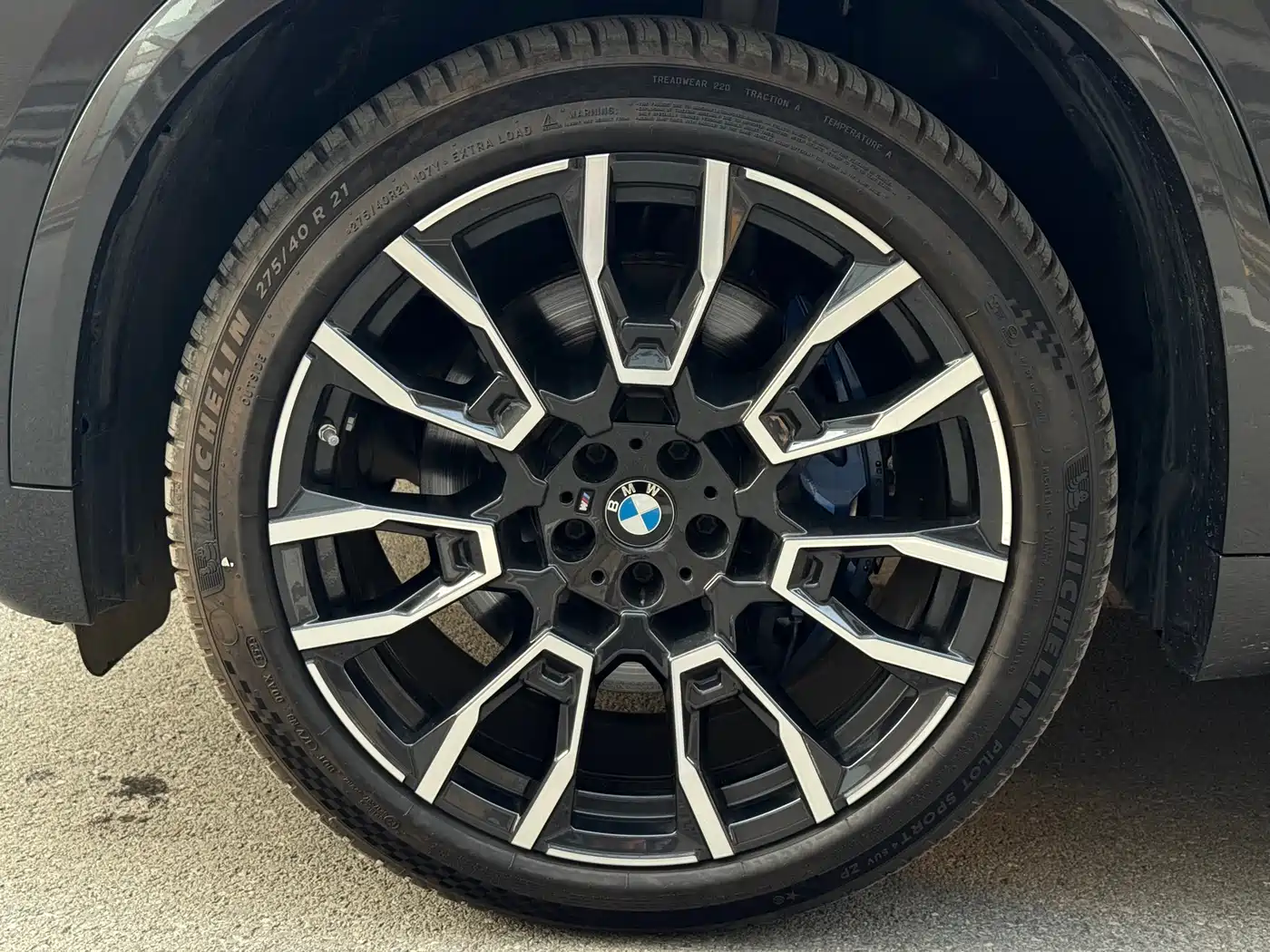BMW X5 2023 xDrive 40Li M Sport Black Night Package фото 31