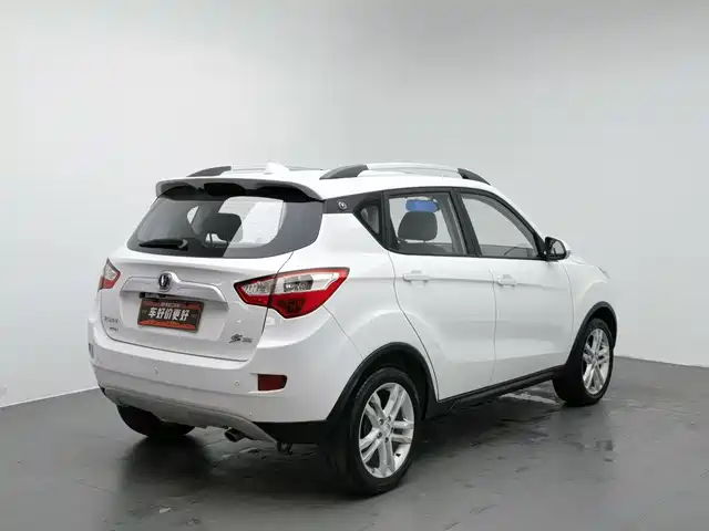 Changan CS35 2016 1.6L Manual Luxury Model China V — фото 2