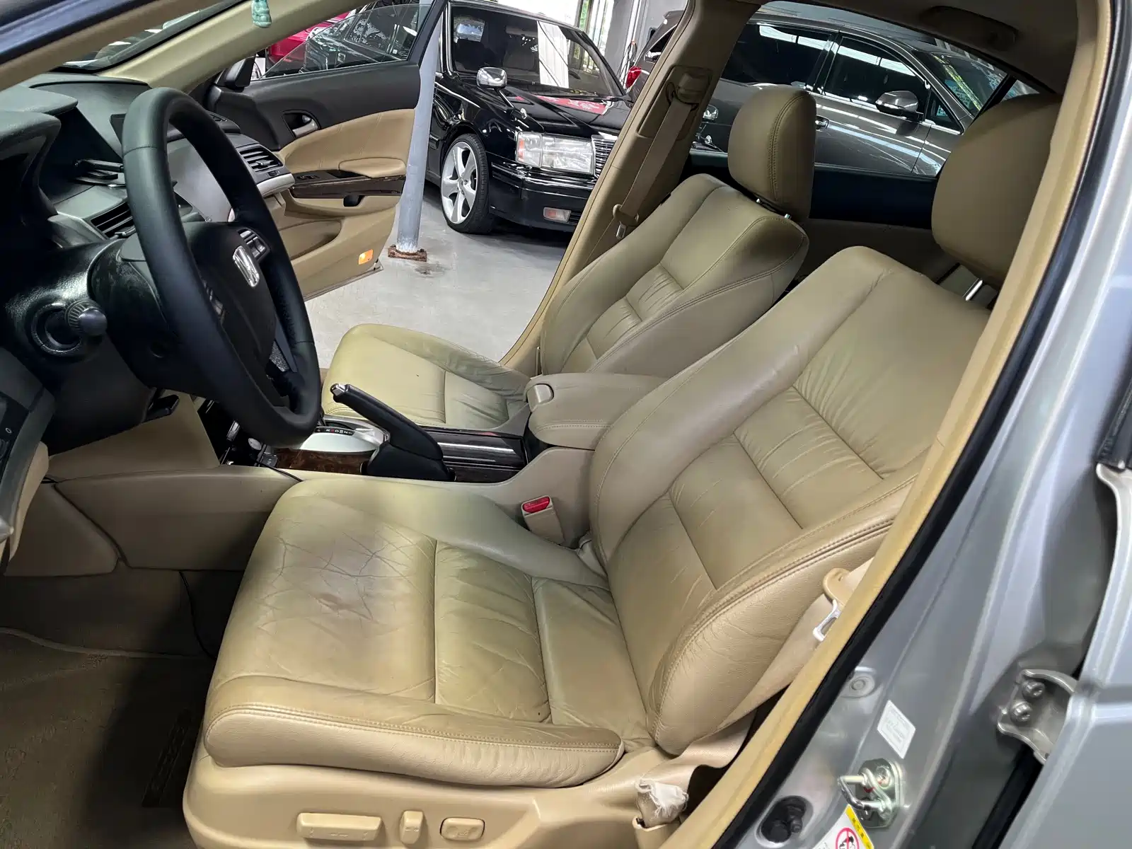 Photo 16 - Honda Accord
