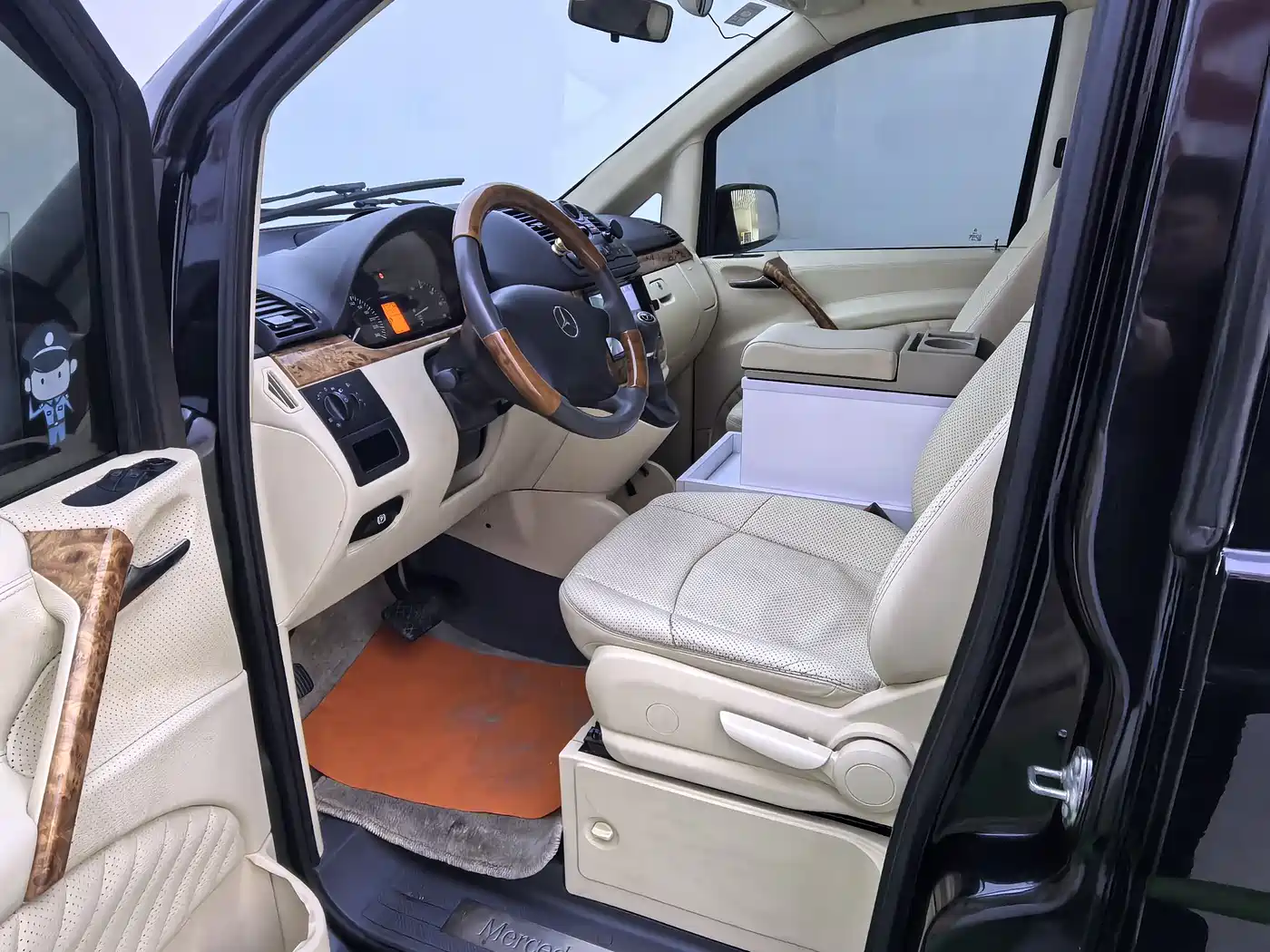 Mercedes-Benz Vito 2013 Model 3.0L Elite Edition фото 7