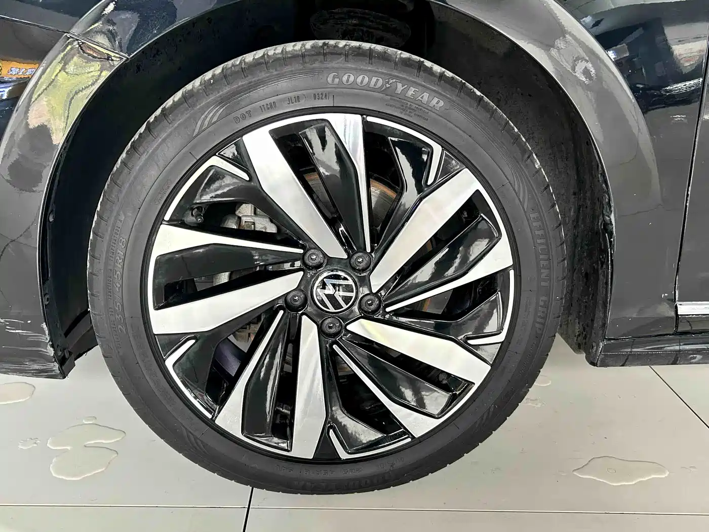 Volkswagen Passat 2024 380TSI Elite Edition фото 19