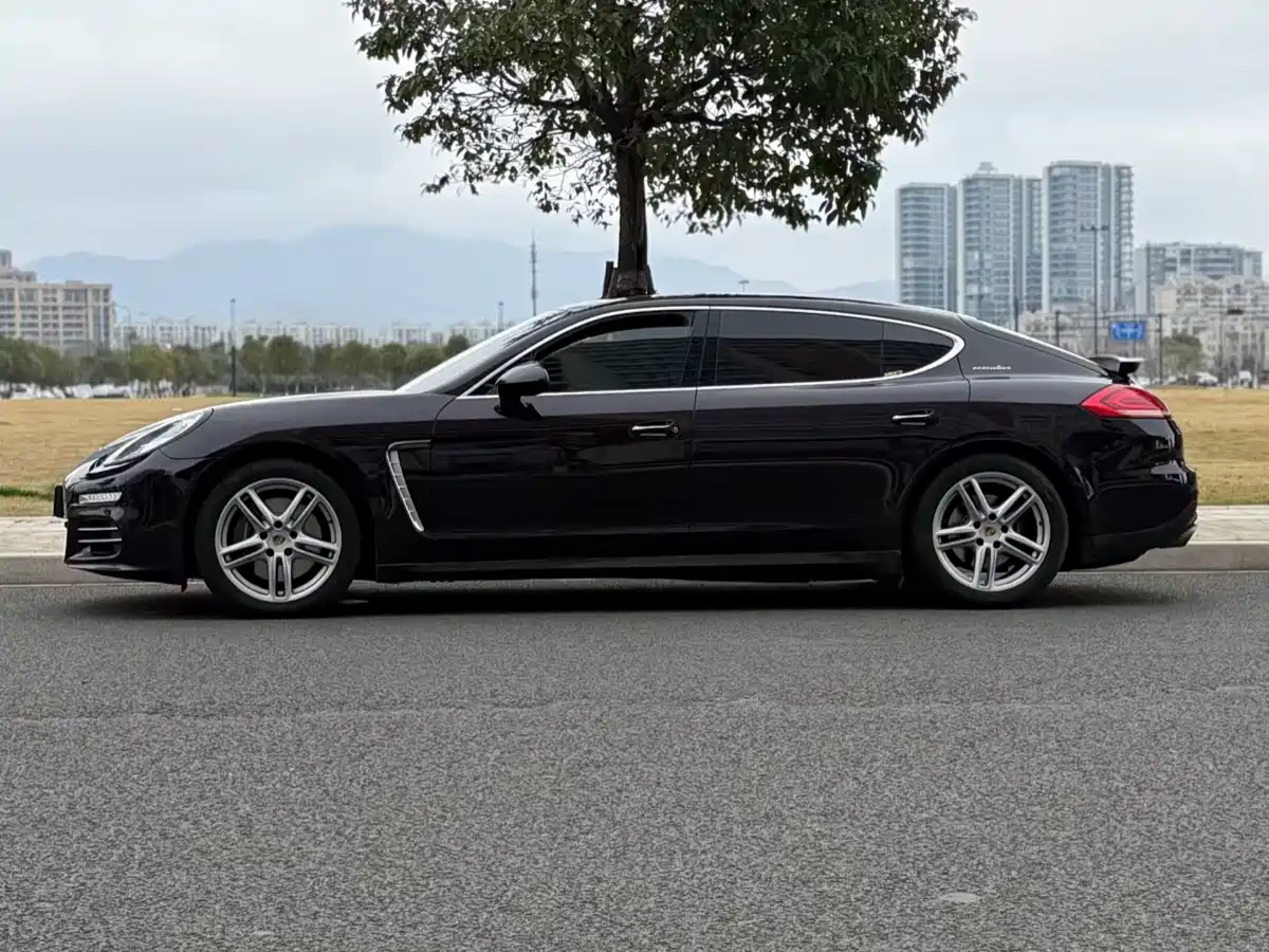 Porsche Panamera 2016 Panamera Executive Edition 3.0T фото 2