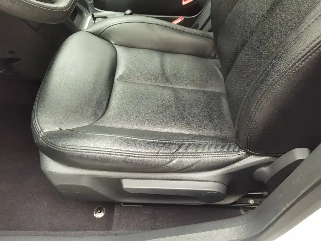 Peugeot 308 2016 2014 Model Joy Edition Classic 1.6L Automatic Superior Style