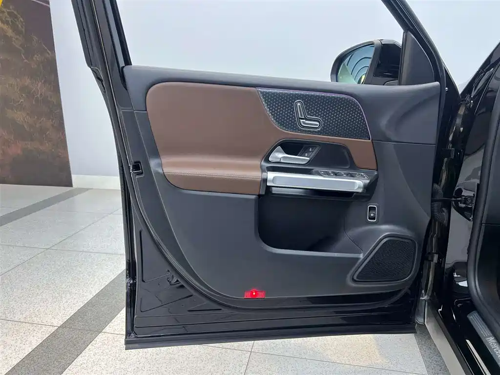 Mercedes-Benz GLB 2024 Facelift GLB 220 Dynamic фото 12