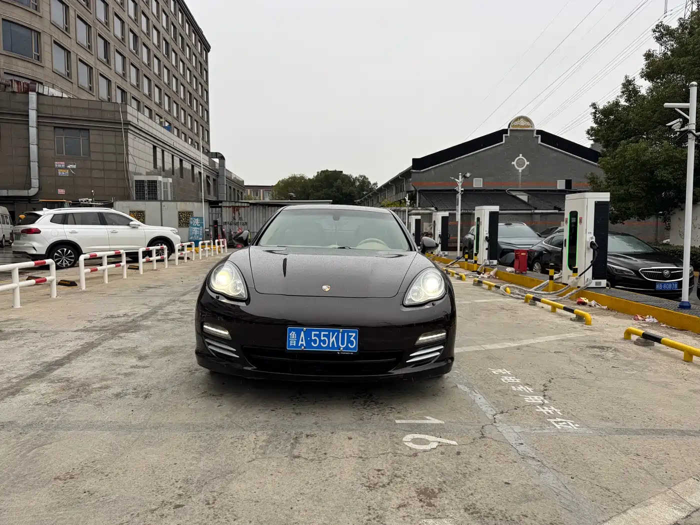 Porsche Panamera 2013 Panamera 4 Platinum Edition 3.6L