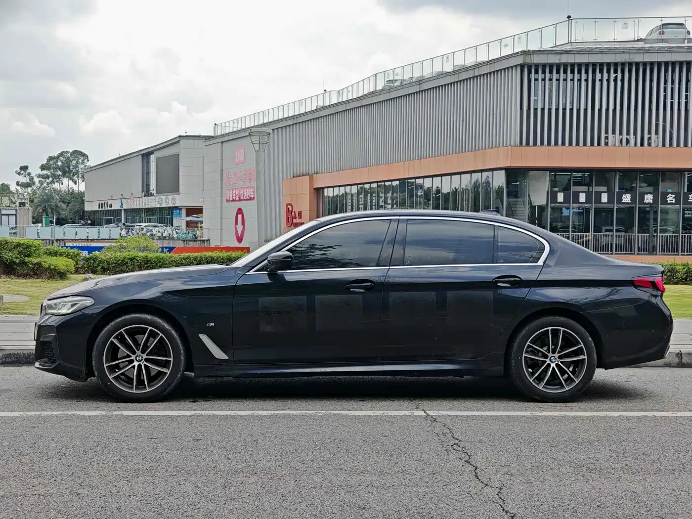 BMW 5 Series 2022 Facelift 525Li M Sport Package фото 3