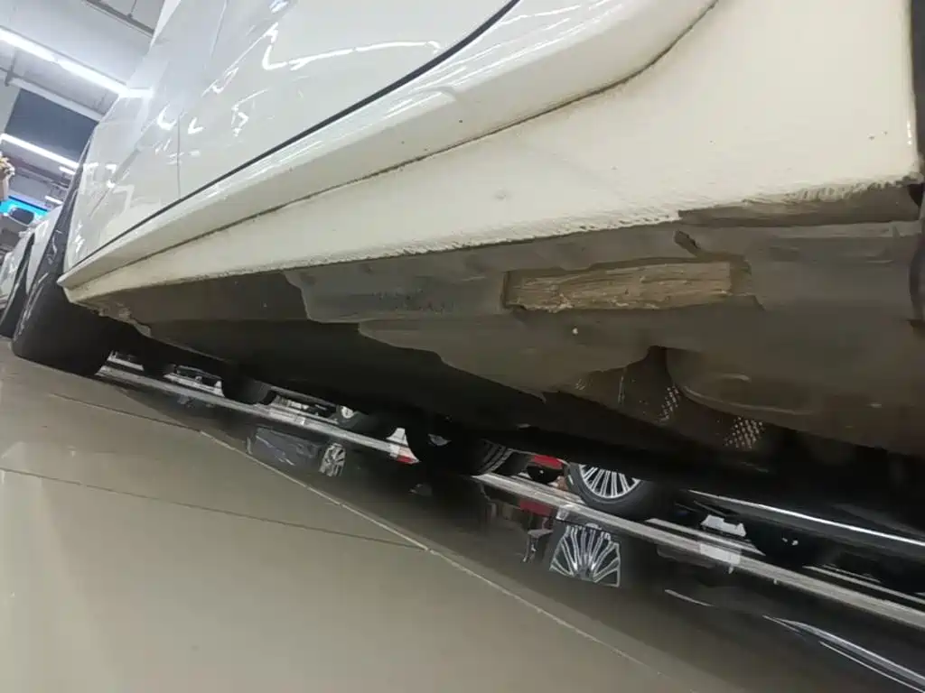 Фото 22 - Audi A4L