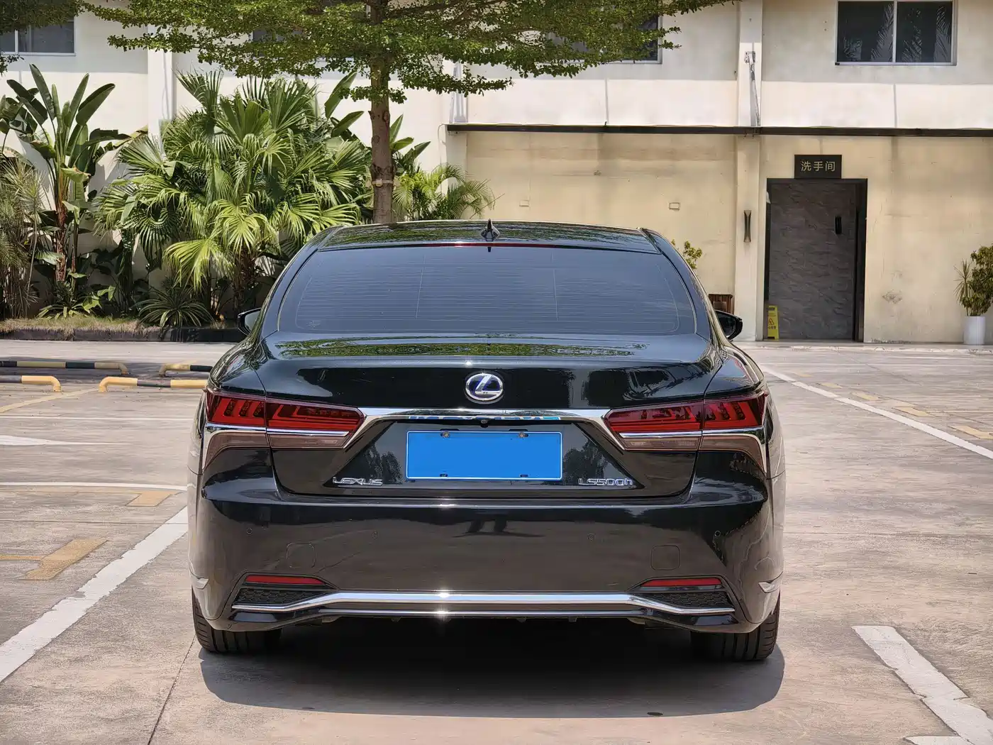 Фото 5 - Lexus LS