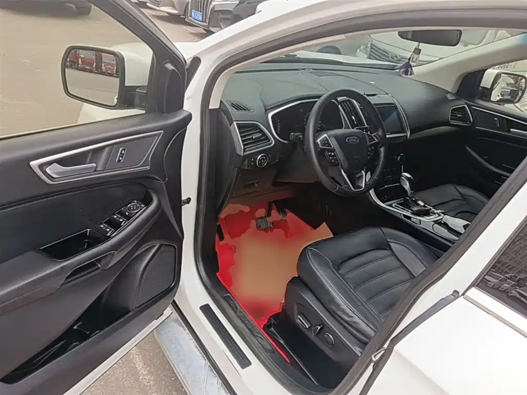 Фото 16 - Ford Edge