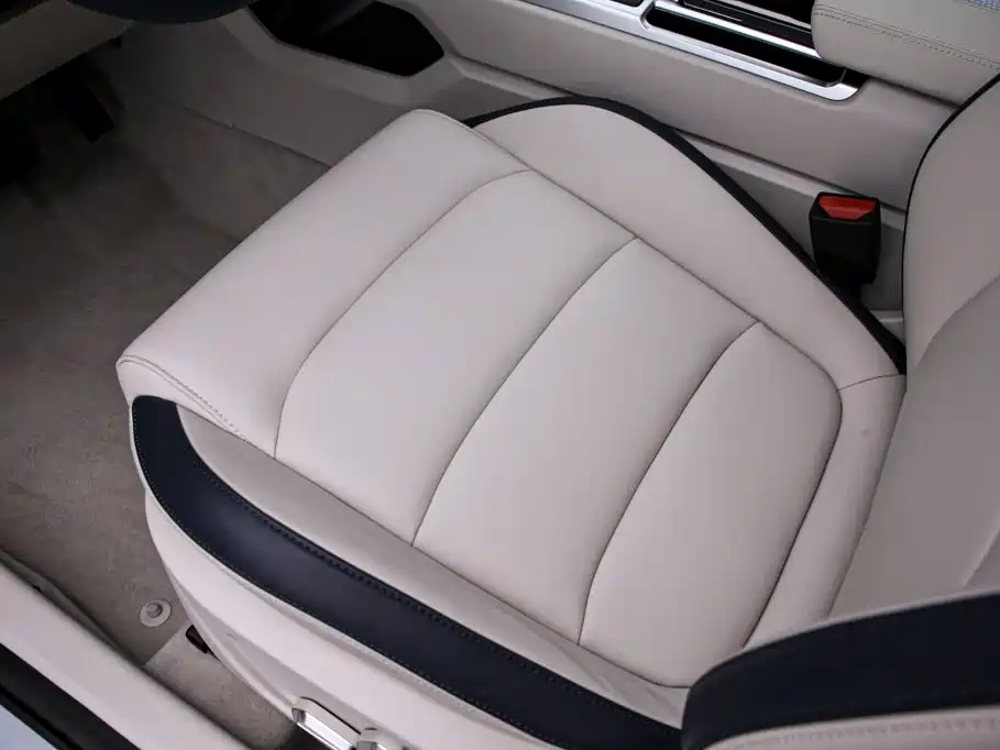 Фото 14 - Geely ICON