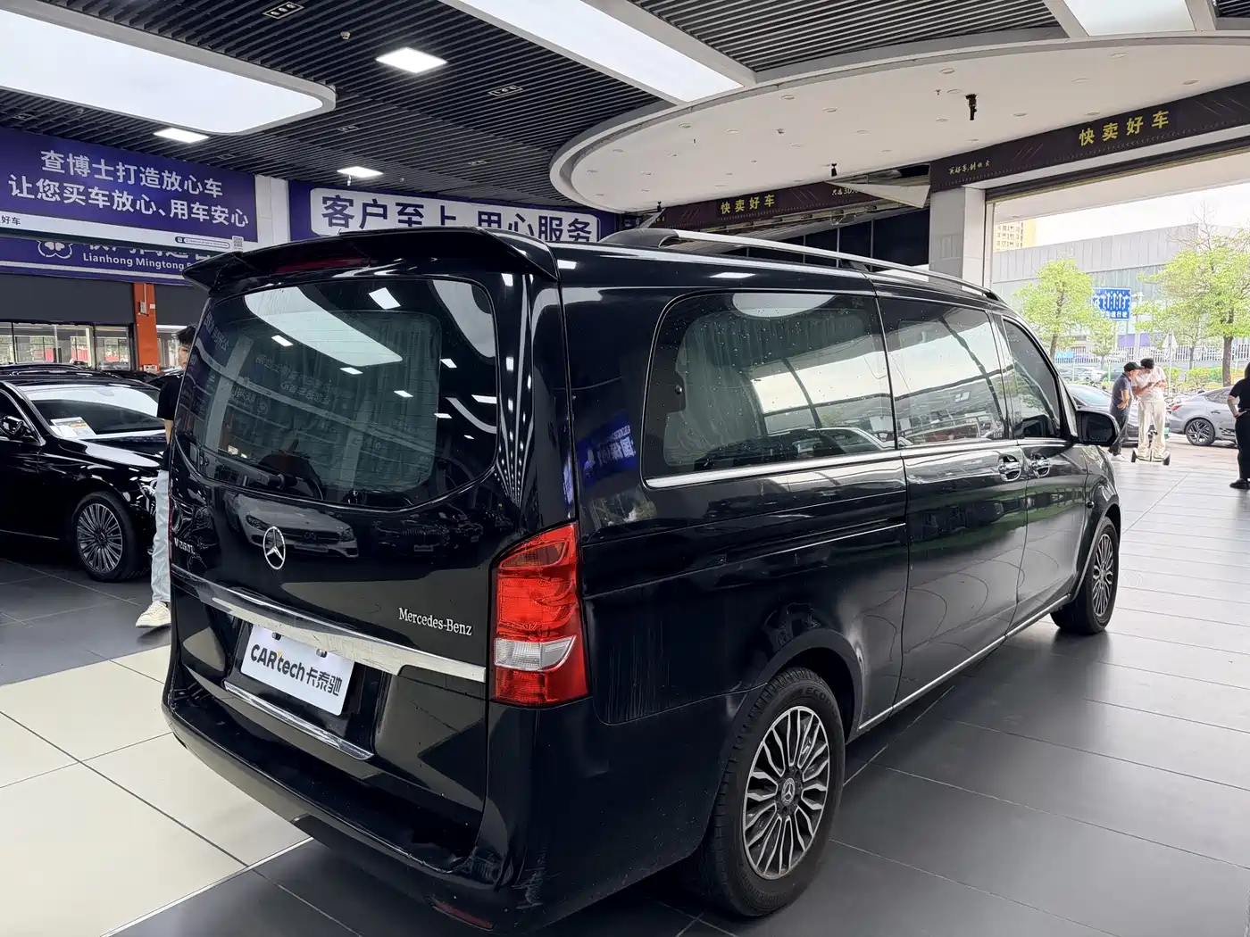Mercedes-Benz Vito 2016 2.0T Elite Edition фото 10