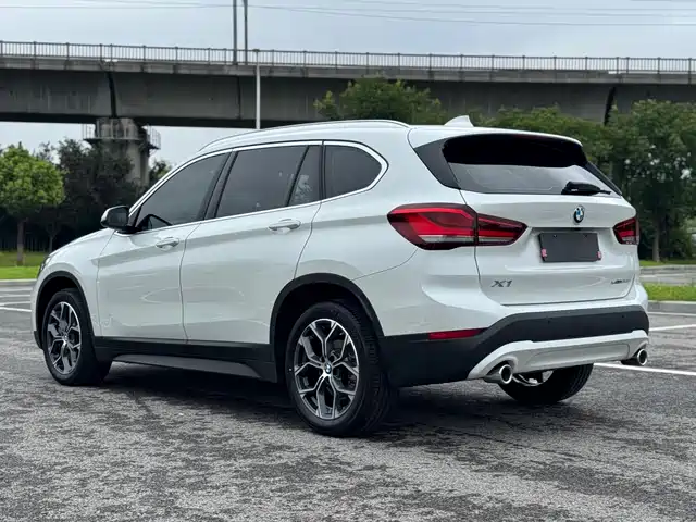 BMW X1 2020 sDrive25Li Leading Model — фото 4