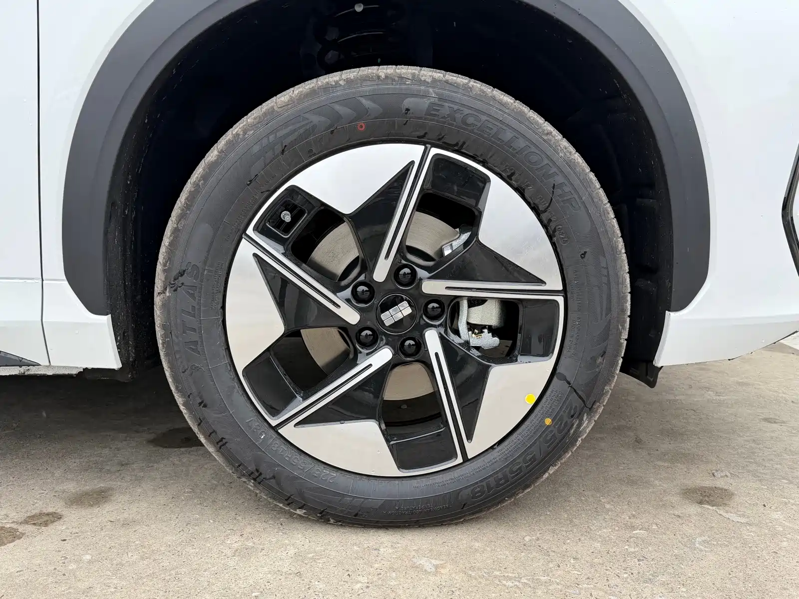 Фото 17 - Geely Galaxy Galaxy E5