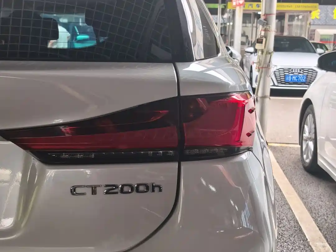 Lexus CT 2018 2017 CT200h Elite Edition Monochrome China V
