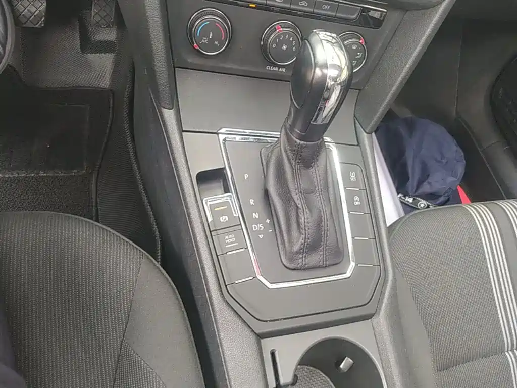 Volkswagen Lamando 2017 230TSI DSG Trend Edition фото 14
