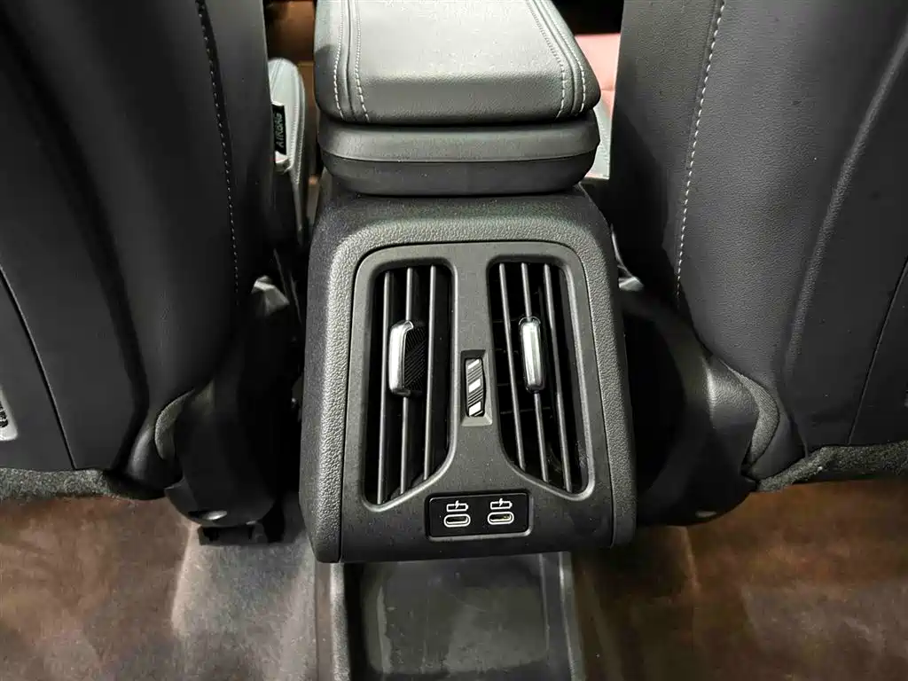 BMW X1 2023 sDrive20Li X Design Package фото 15