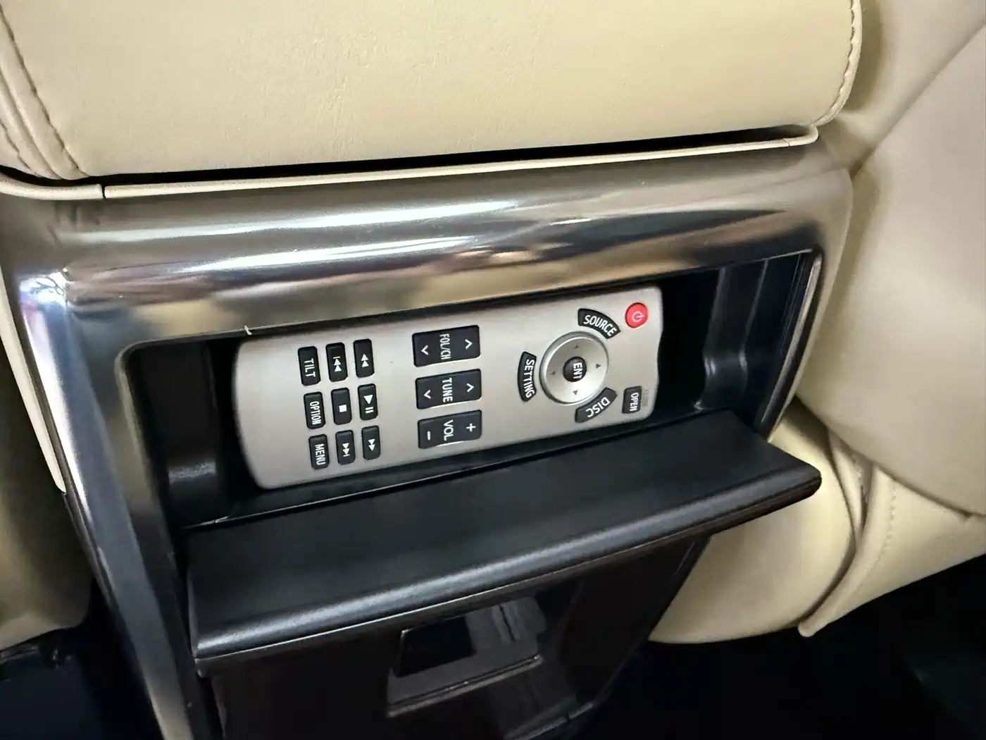 Toyota Alphard 2021 Hybrid 2.5L Premium фото 16